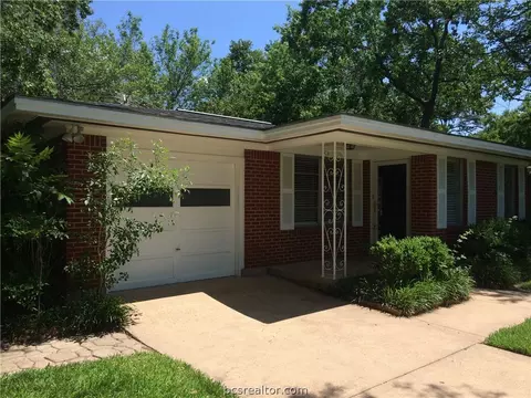 205 Helena St, Bryan, TX 77801 photo 2