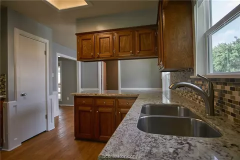2519 Arbor Dr, Bryan, TX 77802 photo 4