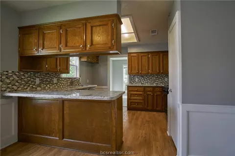 2519 Arbor Dr, Bryan, TX 77802 photo 2