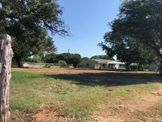 1736 Beech St, Calvert, TX 77859 photo 3