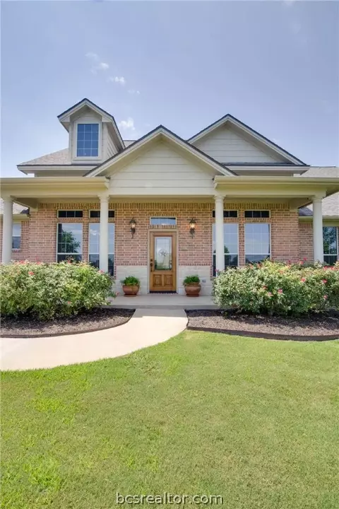 7201 Gemstone Dr, Bryan, TX 77808 photo 3