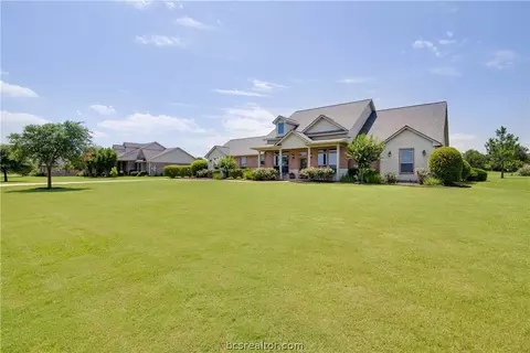 7201 Gemstone Dr, Bryan, TX 77808 photo 2