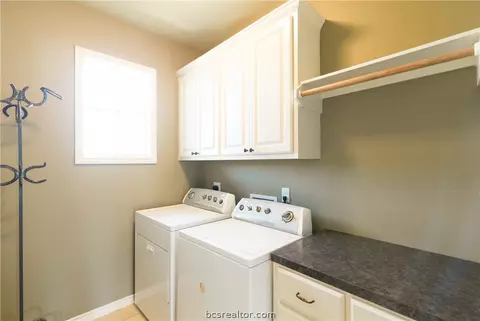 7201 Gemstone Dr, Bryan, TX 77808 photo 24