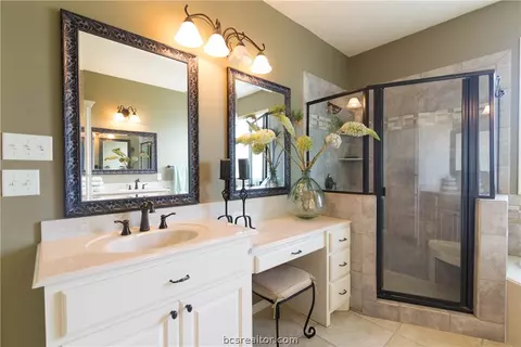 7201 Gemstone Dr, Bryan, TX 77808 photo 16