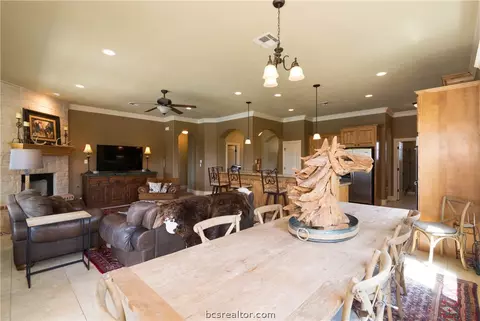7201 Gemstone Dr, Bryan, TX 77808 photo 11