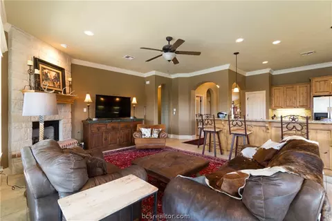 7201 Gemstone Dr, Bryan, TX 77808 photo 12
