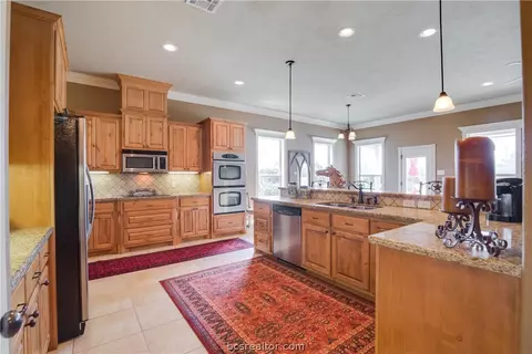 7201 Gemstone Dr, Bryan, TX 77808 photo 8