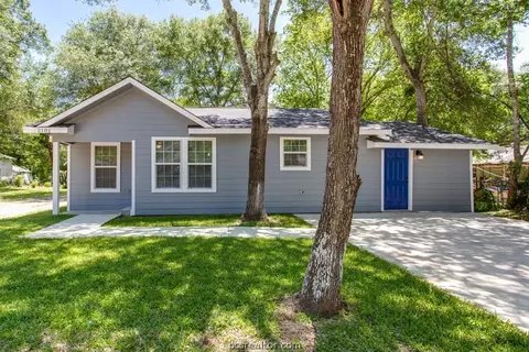 2101 Emerald Dr, Bryan, TX 77803 photo 1