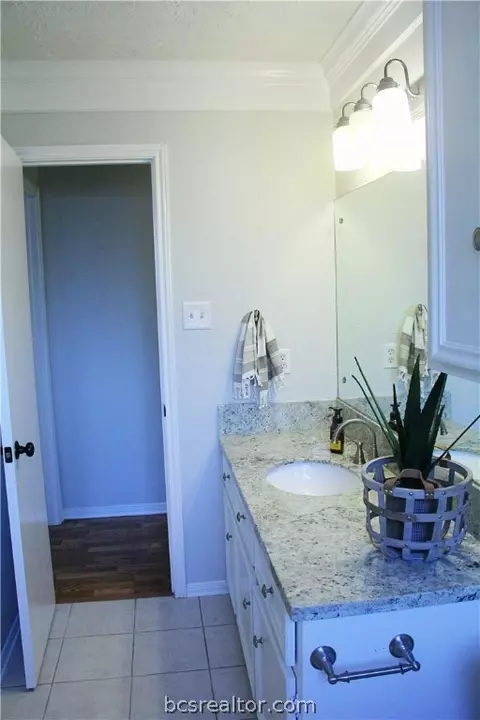 2804 Hillside Dr, Bryan, TX 77802 photo 7