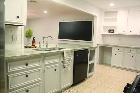 2804 Hillside Dr, Bryan, TX 77802 photo 25