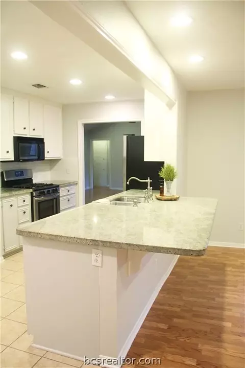 2804 Hillside Dr, Bryan, TX 77802 photo 16