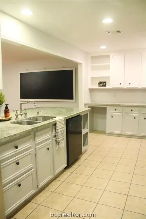 2804 Hillside Dr, Bryan, TX 77802 photo 24