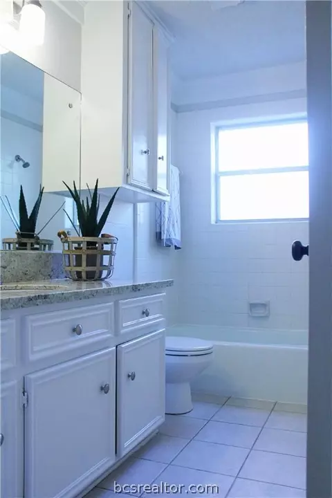 2804 Hillside Dr, Bryan, TX 77802 photo 6