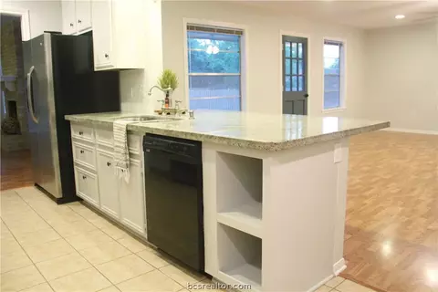 2804 Hillside Dr, Bryan, TX 77802 photo 20