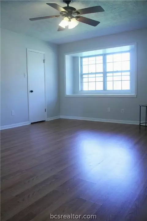 2804 Hillside Dr, Bryan, TX 77802 photo 3