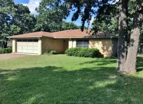2109 Pantera Dr, Bryan, TX 77807 photo 2