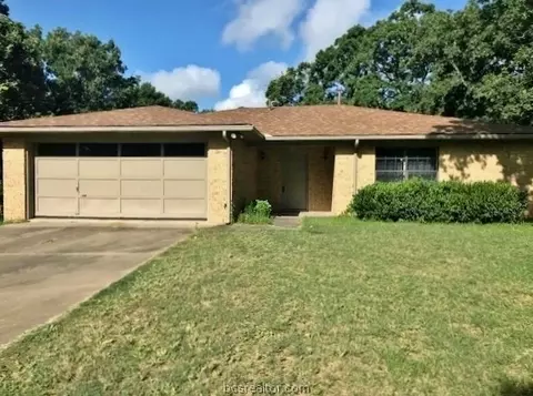 2109 Pantera Dr, Bryan, TX 77807 photo 1