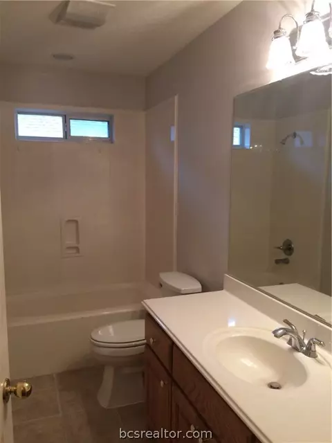 4907 Park Hampton Dr, Bryan, TX 77802 photo 11