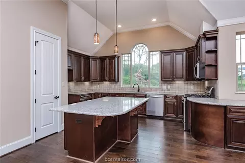 2101 Cids Ln, Bryan, TX 77807 photo 1