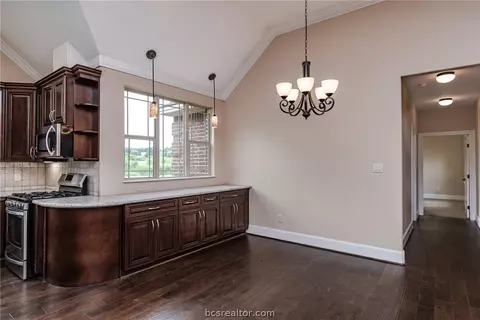 2101 Cids Ln, Bryan, TX 77807 photo 3