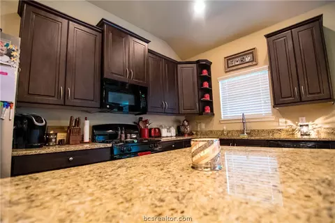 3005 Positano Loop, Bryan, TX 77808 photo 2