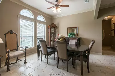 5789 Wilcox Ln, Bryan, TX 77808 photo 6