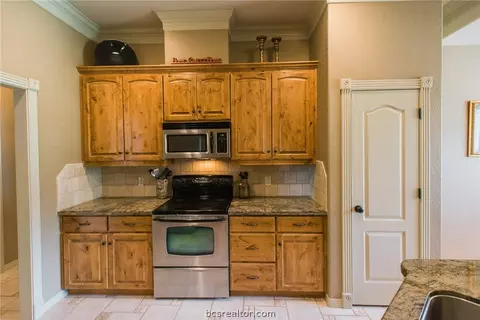 5789 Wilcox Ln, Bryan, TX 77808 photo 10