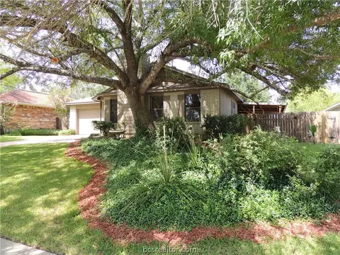4717 Brompton Ln, Bryan, TX 77802 photo 3