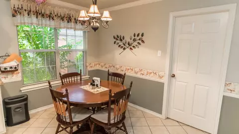 4604 Kensington Rd, Bryan, TX 77802 photo 9