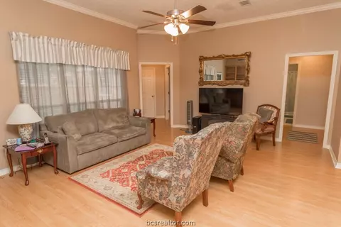 4604 Kensington Rd, Bryan, TX 77802 photo 5