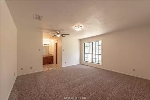 4300 Apache Ct, Bryan, TX 77802 photo 14