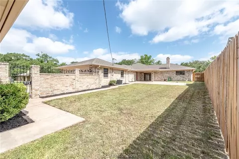 4300 Apache Ct, Bryan, TX 77802 photo 28
