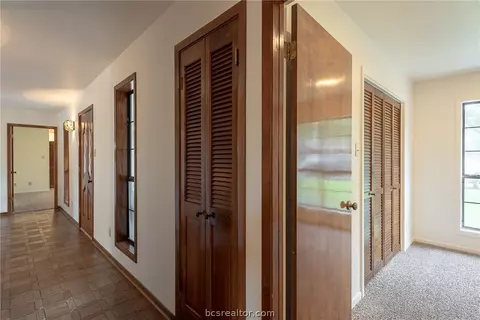 4300 Apache Ct, Bryan, TX 77802 photo 21
