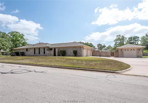 4300 Apache Ct, Bryan, TX 77802 photo 33