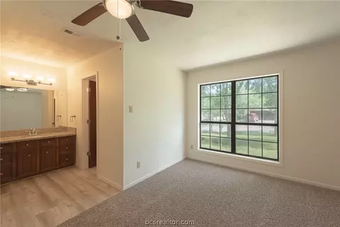4300 Apache Ct, Bryan, TX 77802 photo 13