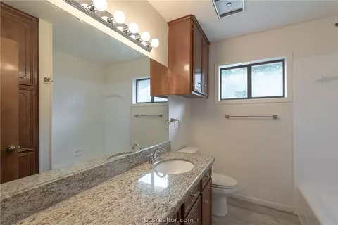 4300 Apache Ct, Bryan, TX 77802 photo 22