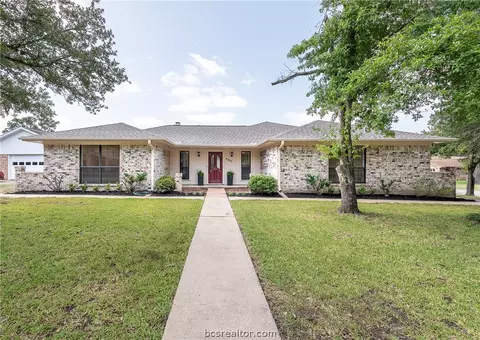 4300 Apache Ct, Bryan, TX 77802 photo 1