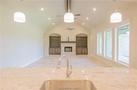 3208 Ashville, Bryan, TX 77808 photo 2