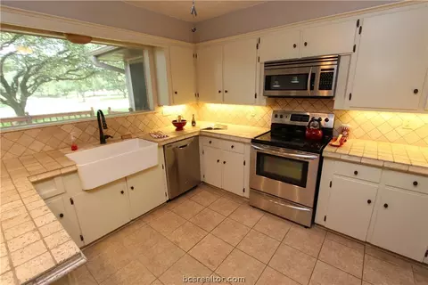 2701 Arbor Dr, Bryan, TX 77802 photo 11