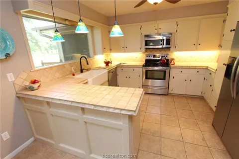 2701 Arbor Dr, Bryan, TX 77802 photo 10