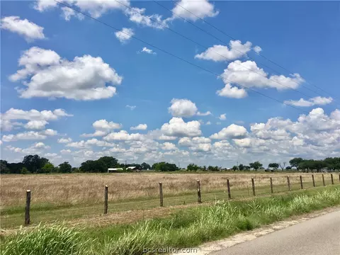 7066 Shirley Rd, Bryan, TX 77808 photo 3