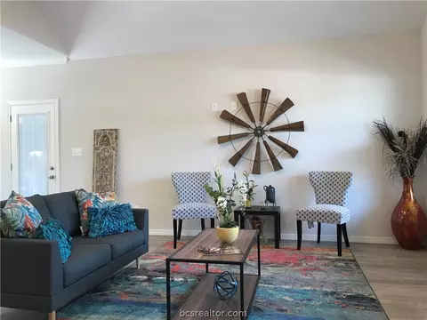 1211 Park St, Bryan, TX 77803 photo 3