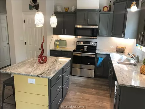 1211 Park St, Bryan, TX 77803 photo 6