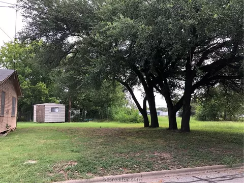 1214 Bruce St, Bryan, TX 77803 photo 4