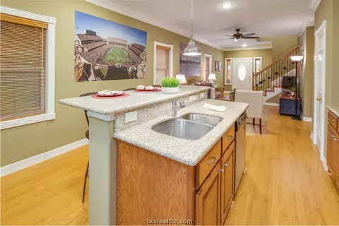 2916 Braeburn St, Bryan, TX 77802 photo 5