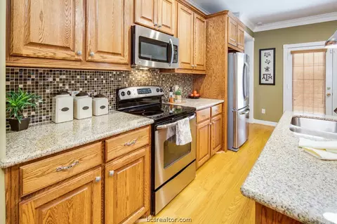 2916 Braeburn St, Bryan, TX 77802 photo 6
