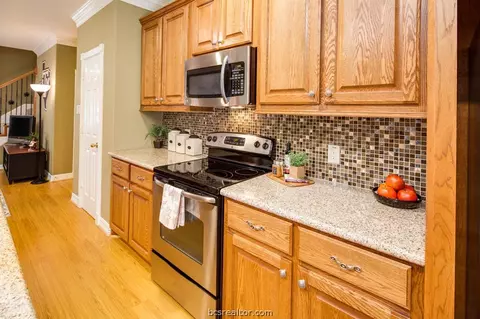 2916 Braeburn St, Bryan, TX 77802 photo 8