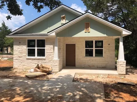 415 Wallace St, Bryan, TX 77803 photo 1