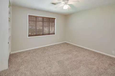 2109 Vinewood Dr, Bryan, TX 77802 photo 16