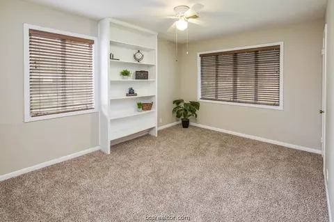 2109 Vinewood Dr, Bryan, TX 77802 photo 14